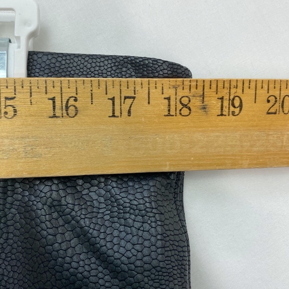 Spanx Faux Leather Pebble Grey Leggings Shaping 3X - Picture 8 of 9